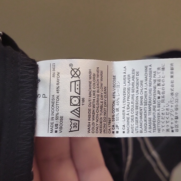 Like New Banana Republic Black and White Check Wrap Blouse, Size S - Picture 9 of 9